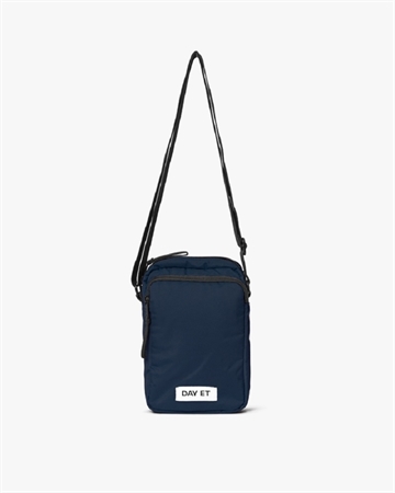DAY Gweneth RE-S Compact Skuldertaske i Navy